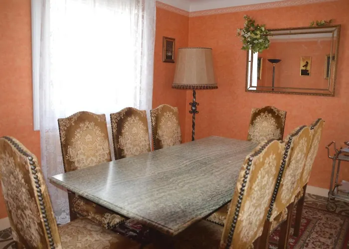 Aux Pieds Des Pyrenees Vakantiehuis *